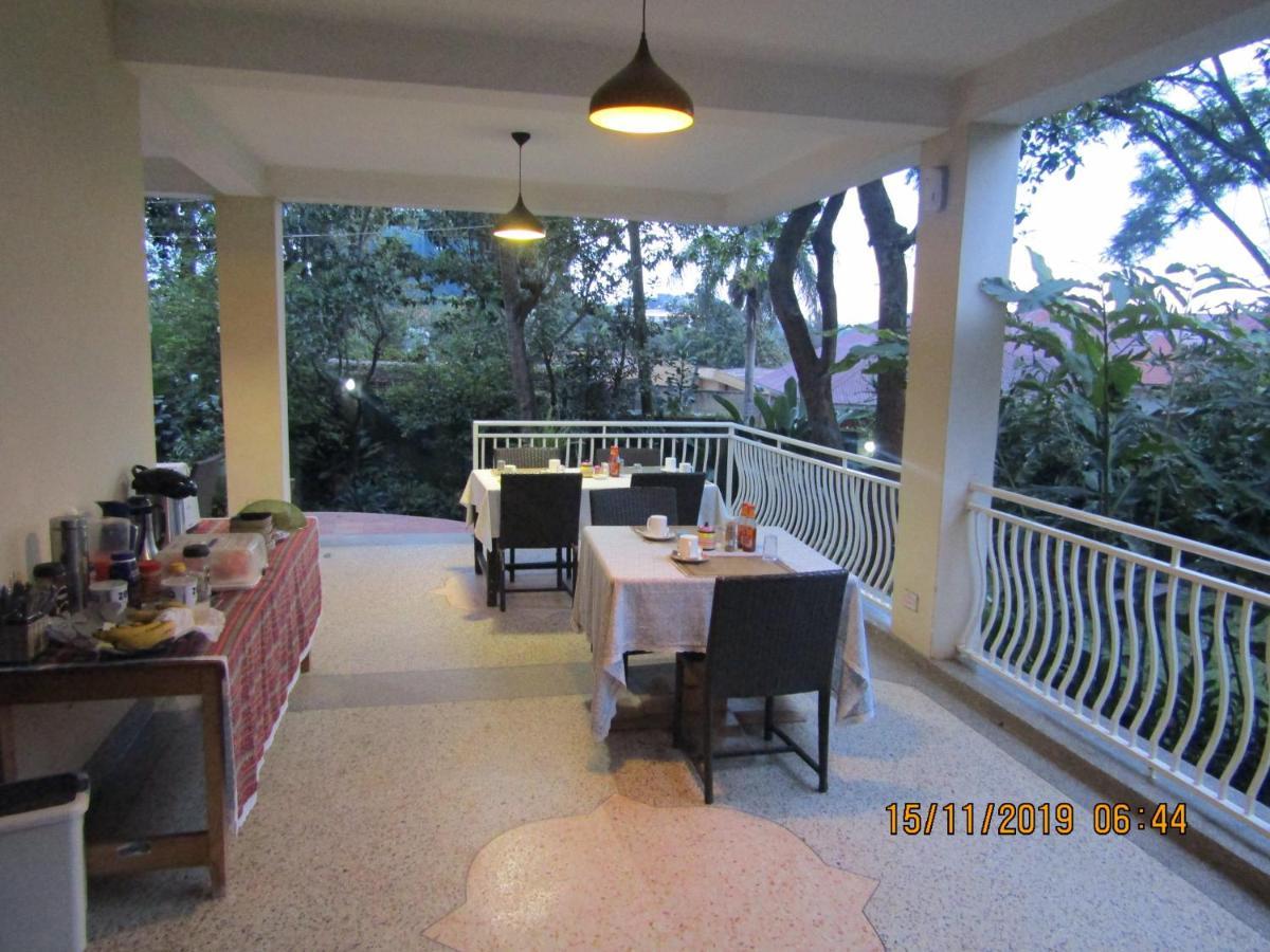 Hospitality Connect Bed & Breakfast Kampala Bagian luar foto